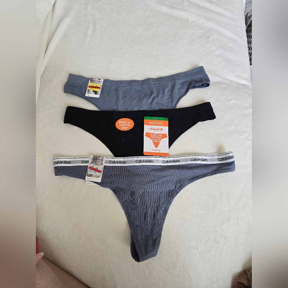 NWT Bundle Of 3 Calvin Klein And Warners Thongs In Large